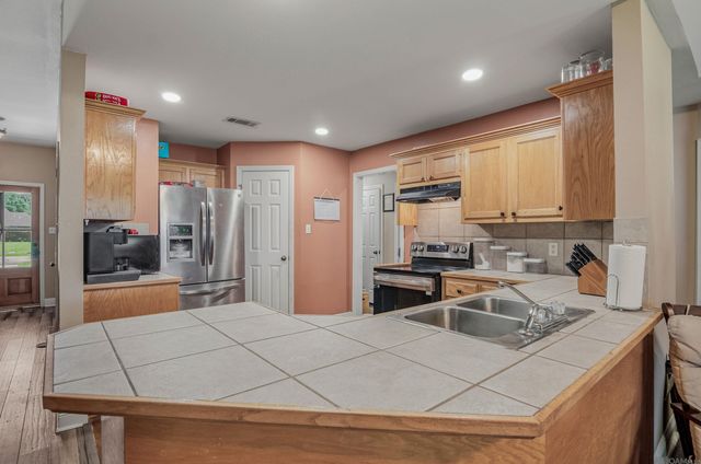 9890 Asheville Dr, Denham Springs, LA 70706