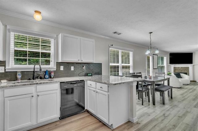 4439 Flat Stone Drive, Snellville, GA 30039
