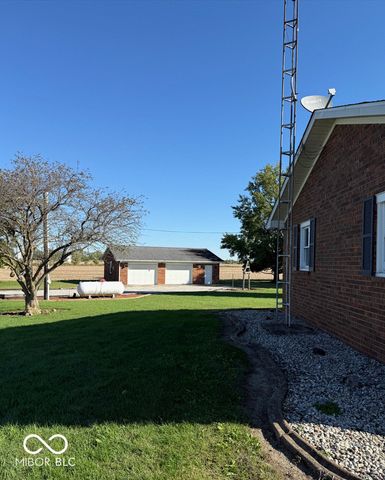 7142 W 125 Road S, Rushville, IN 46173
