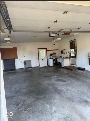 7142 W 125 Road S, Rushville, IN 46173