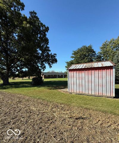 7142 W 125 Road S, Rushville, IN 46173