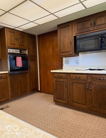 7142 W 125 Road S, Rushville, IN 46173