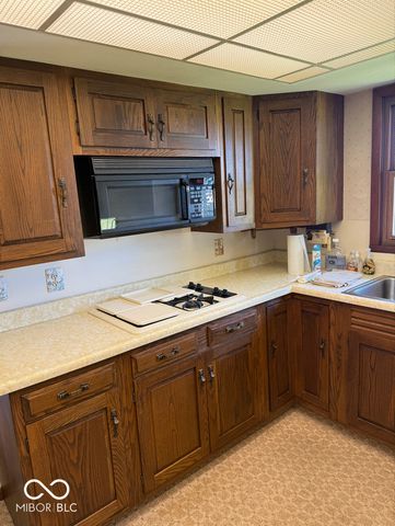 7142 W 125 Road S, Rushville, IN 46173