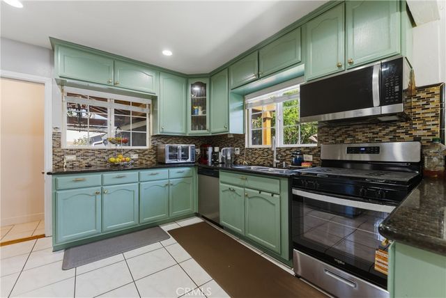 131 W 77th Street, Los Angeles, CA 90003