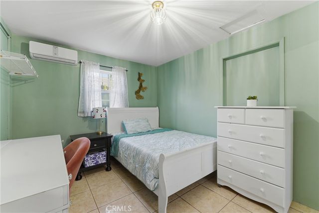 131 W 77th Street, Los Angeles, CA 90003