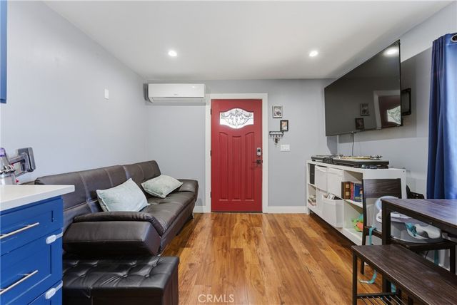 131 W 77th Street, Los Angeles, CA 90003