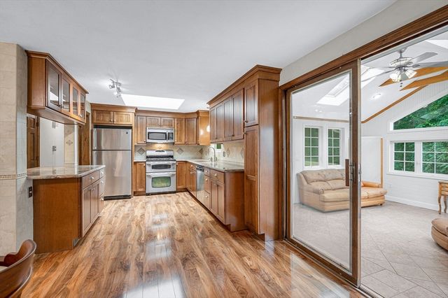 14 Kirk Rd, Billerica, MA 01821