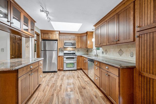 14 Kirk Rd, Billerica, MA 01821