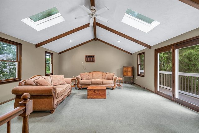 14 Kirk Rd, Billerica, MA 01821