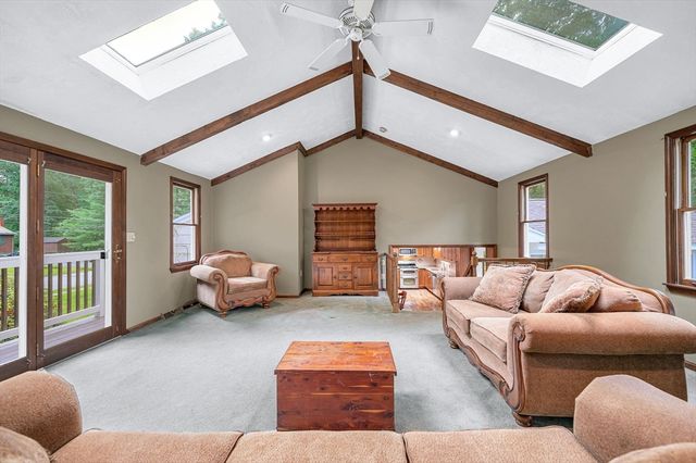14 Kirk Rd, Billerica, MA 01821