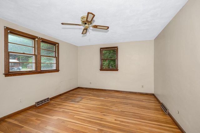 14 Kirk Rd, Billerica, MA 01821