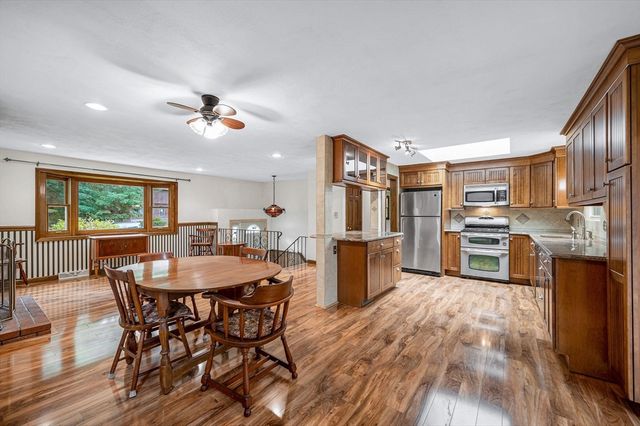 14 Kirk Rd, Billerica, MA 01821