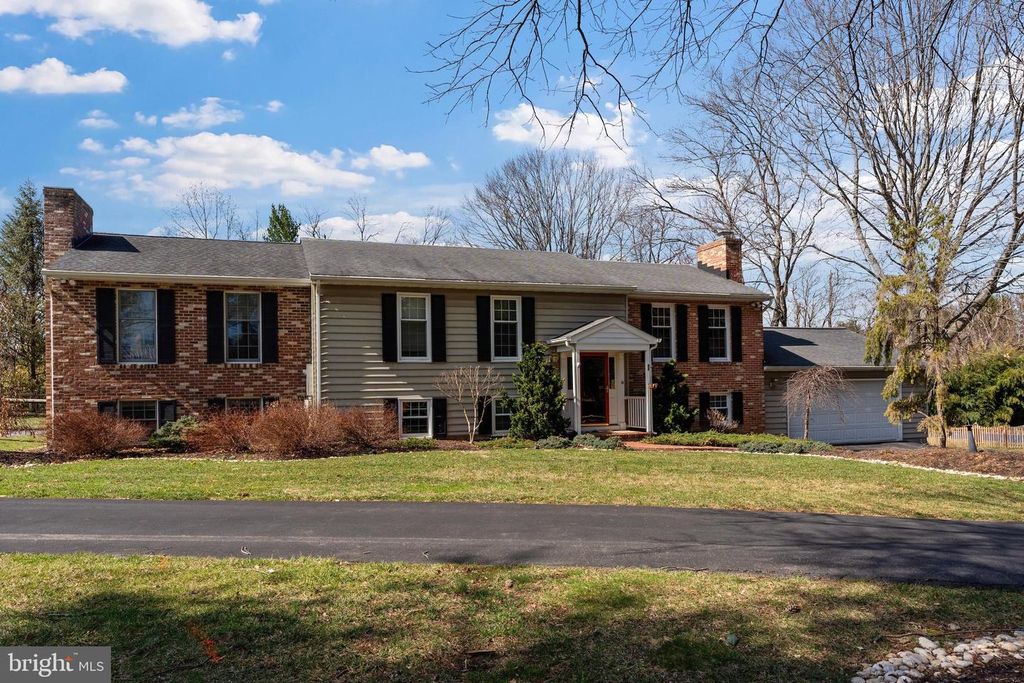 14210 MANOR RD, Phoenix, MD 21131