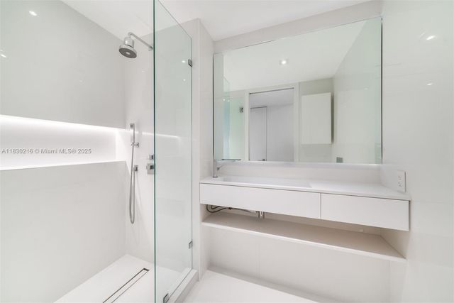 789 Crandon Blvd 305, Key Biscayne, FL 33149