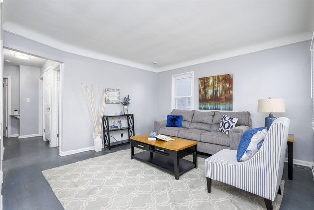 2108 E 4th Street, Royal Oak, MI 48067