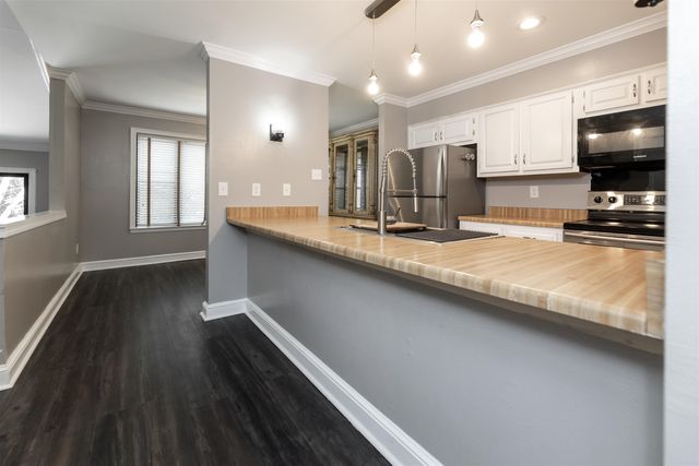 6016 IVAWOOD DR, Bartlett, TN 38134