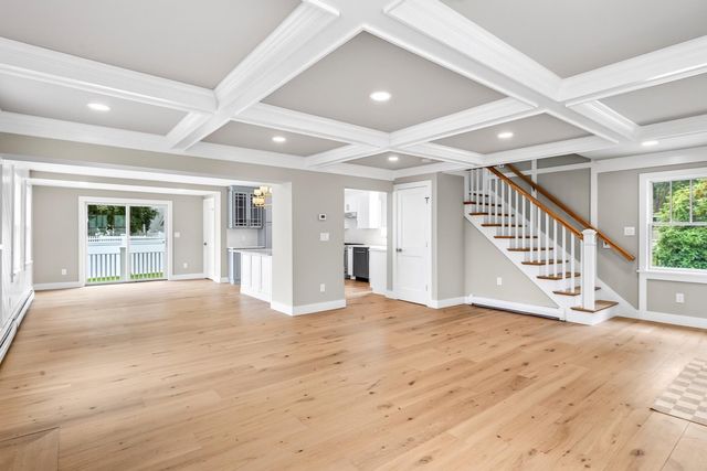 10 Vesper Avenue, Falmouth, MA 02540