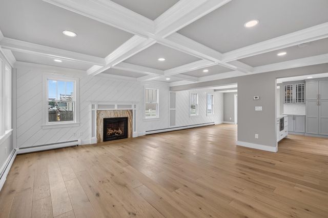 10 Vesper Avenue, Falmouth, MA 02540