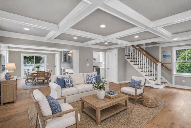 10 Vesper Avenue, Falmouth, MA 02540