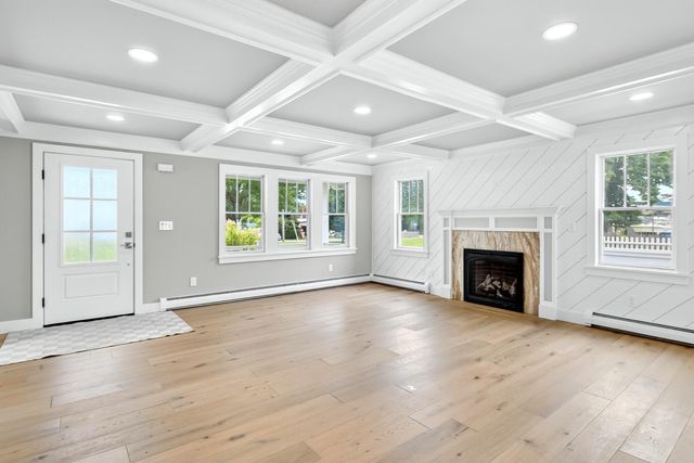 10 Vesper Avenue, Falmouth, MA 02540