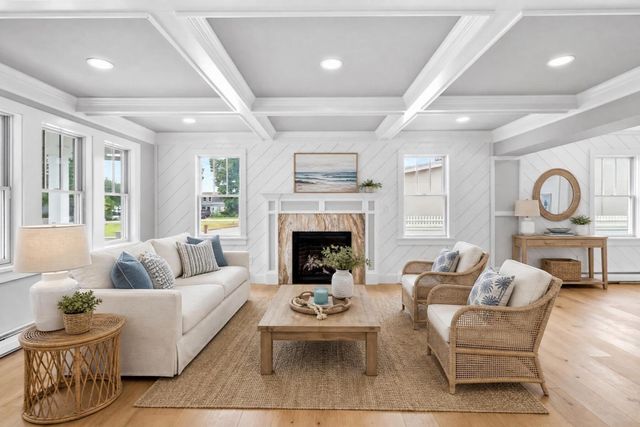 10 Vesper Avenue, Falmouth, MA 02540