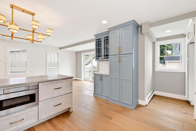 10 Vesper Avenue, Falmouth, MA 02540