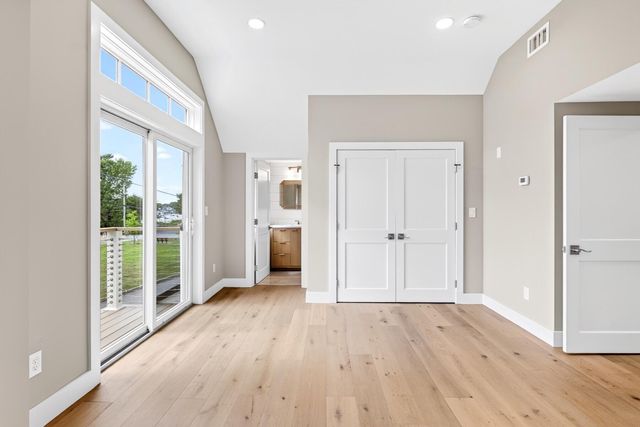 10 Vesper Avenue, Falmouth, MA 02540