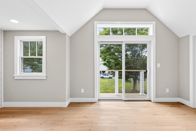 10 Vesper Avenue, Falmouth, MA 02540