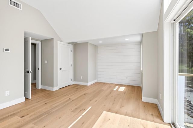 10 Vesper Avenue, Falmouth, MA 02540