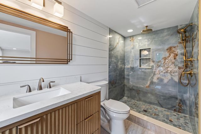 10 Vesper Avenue, Falmouth, MA 02540