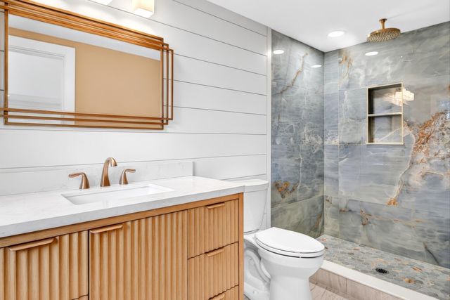 10 Vesper Avenue, Falmouth, MA 02540