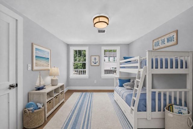 10 Vesper Avenue, Falmouth, MA 02540