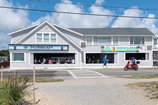 10 Vesper Avenue, Falmouth, MA 02540