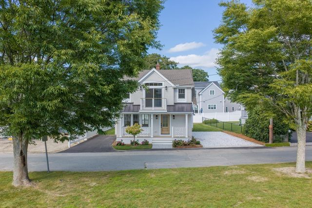 10 Vesper Avenue, Falmouth, MA 02540