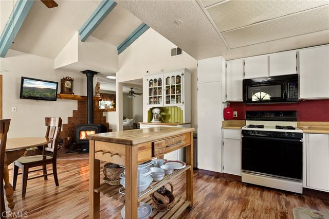 337 Lookout, Twin Peaks, CA 92391