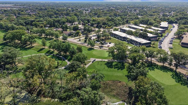 9954 S 84th Terrace 109, Palos Hills, IL 60465