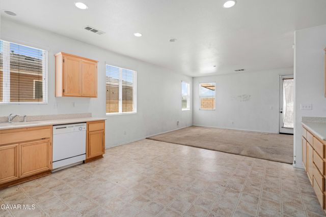 42955 Carpenter Drive, Lancaster, CA 93535