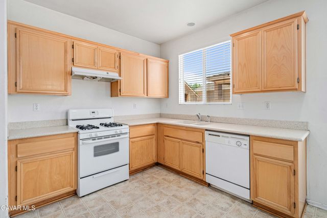 42955 Carpenter Drive, Lancaster, CA 93535
