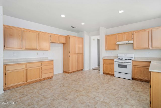 42955 Carpenter Drive, Lancaster, CA 93535