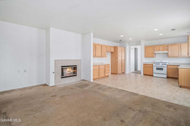 42955 Carpenter Drive, Lancaster, CA 93535