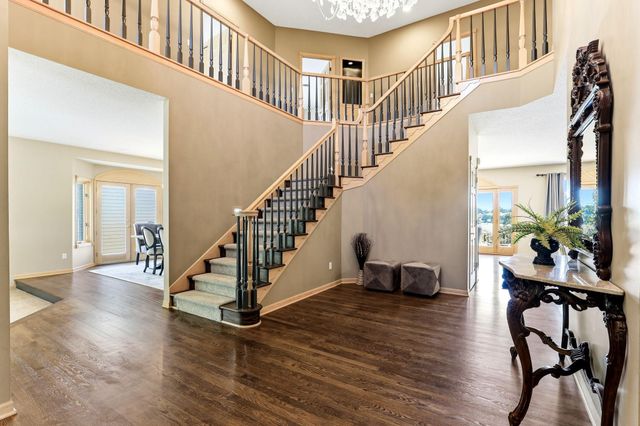 8148 Ithaca Lane N, Maple Grove, MN 55311