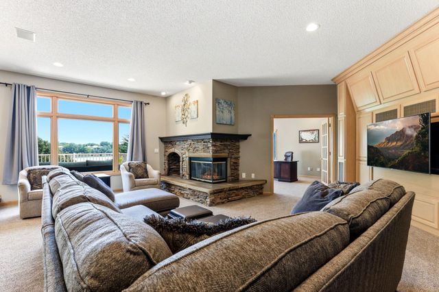 8148 Ithaca Lane N, Maple Grove, MN 55311
