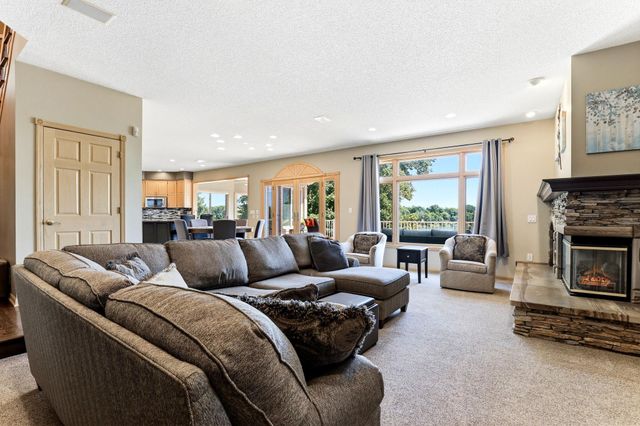 8148 Ithaca Lane N, Maple Grove, MN 55311