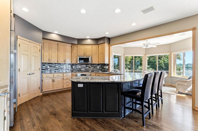 8148 Ithaca Lane N, Maple Grove, MN 55311