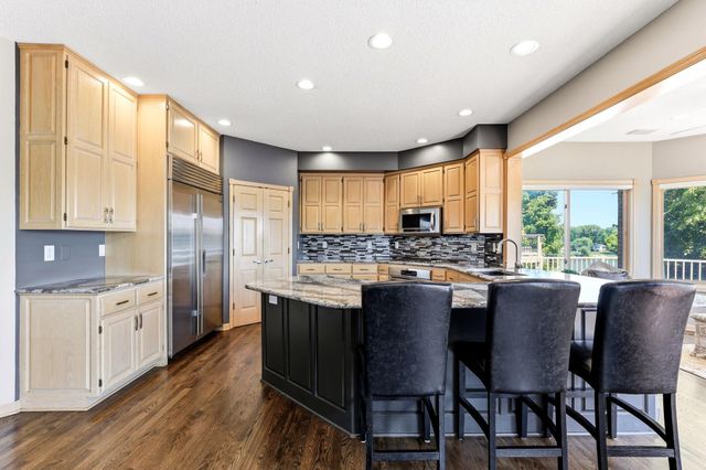 8148 Ithaca Lane N, Maple Grove, MN 55311
