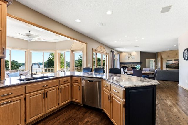 8148 Ithaca Lane N, Maple Grove, MN 55311