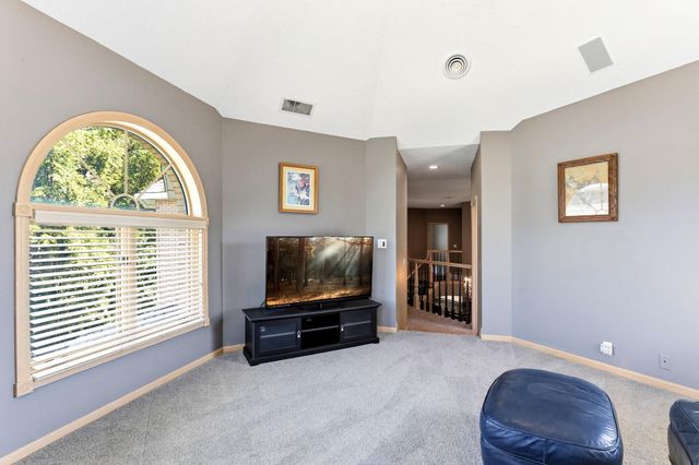 8148 Ithaca Lane N, Maple Grove, MN 55311