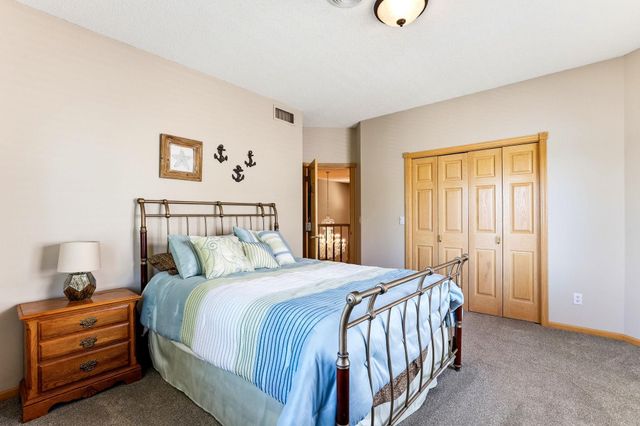 8148 Ithaca Lane N, Maple Grove, MN 55311