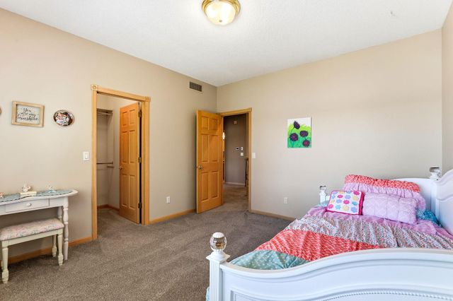 8148 Ithaca Lane N, Maple Grove, MN 55311