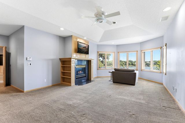 8148 Ithaca Lane N, Maple Grove, MN 55311